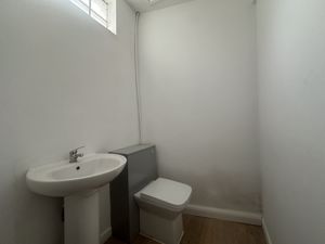 Downstairs wc- click for photo gallery